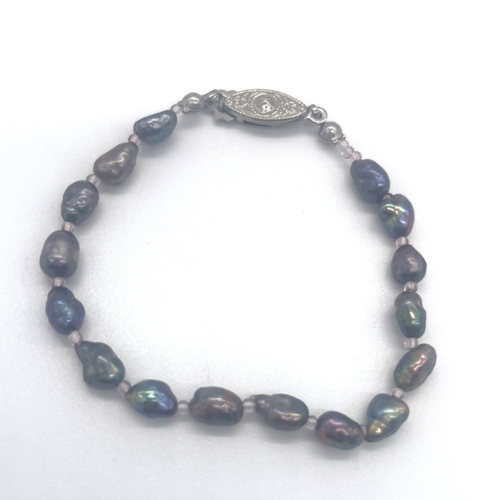 Elegant Pearl Bracelet with Silver Clasp
